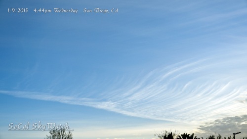4:44pm Massive chemtrail with HAARP wave patterns streaming out into a blanket.